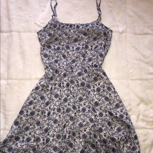 Fun, Flirty Dress nwot loft size m 👗👗👗👗⭐️⭐️⭐️
